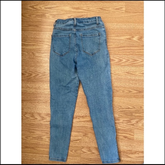 FASHION NOVA LIGHT BLUE SKINNY JEANS - Picture 4 of 6